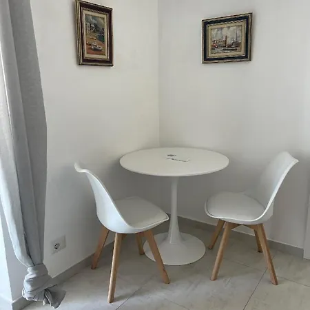 Immobiliare Turistcasa - Casa Corso Umberto 110 *